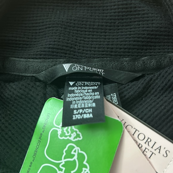 Victoria Secret Black Zip Up NWT Size S! - Picture 2 of 4